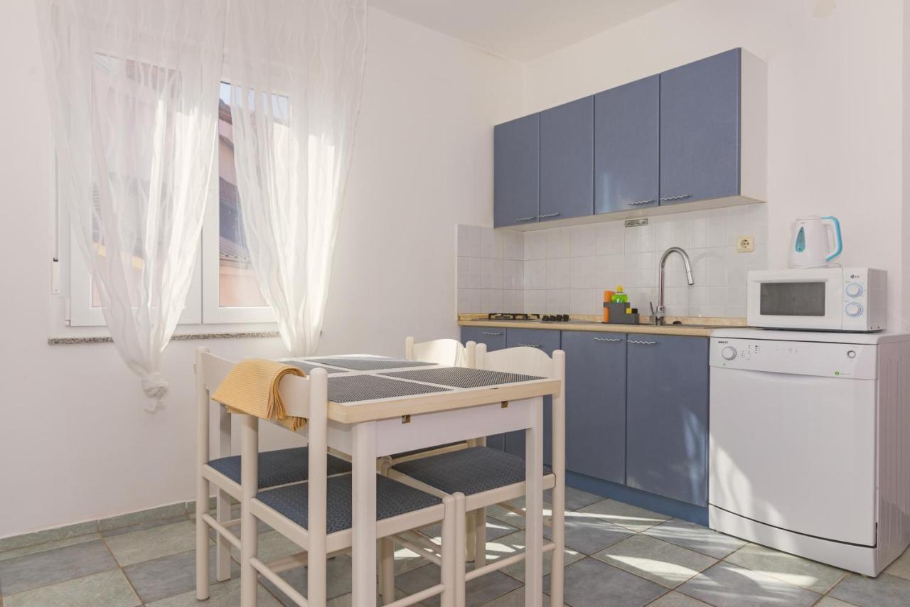 Apartments Villa Seni Pirovac Zewnętrze zdjęcie