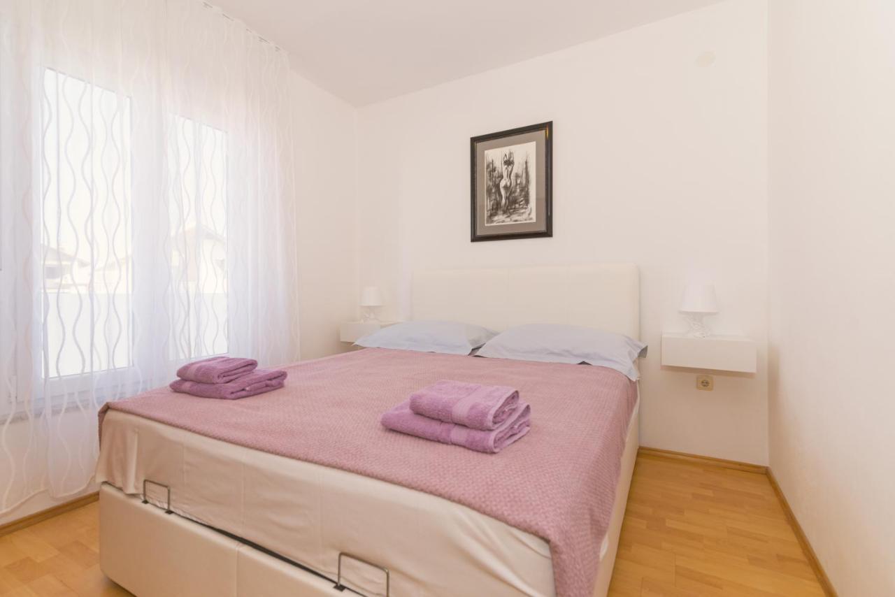 Apartments Villa Seni Pirovac Zewnętrze zdjęcie